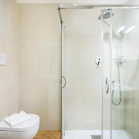Porta Romana Modern 아파트 *